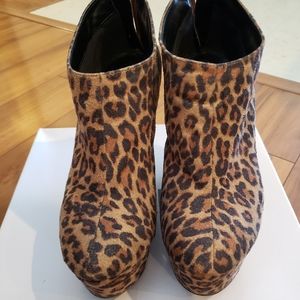 Forever 21 Woman's Leopard booties size 7